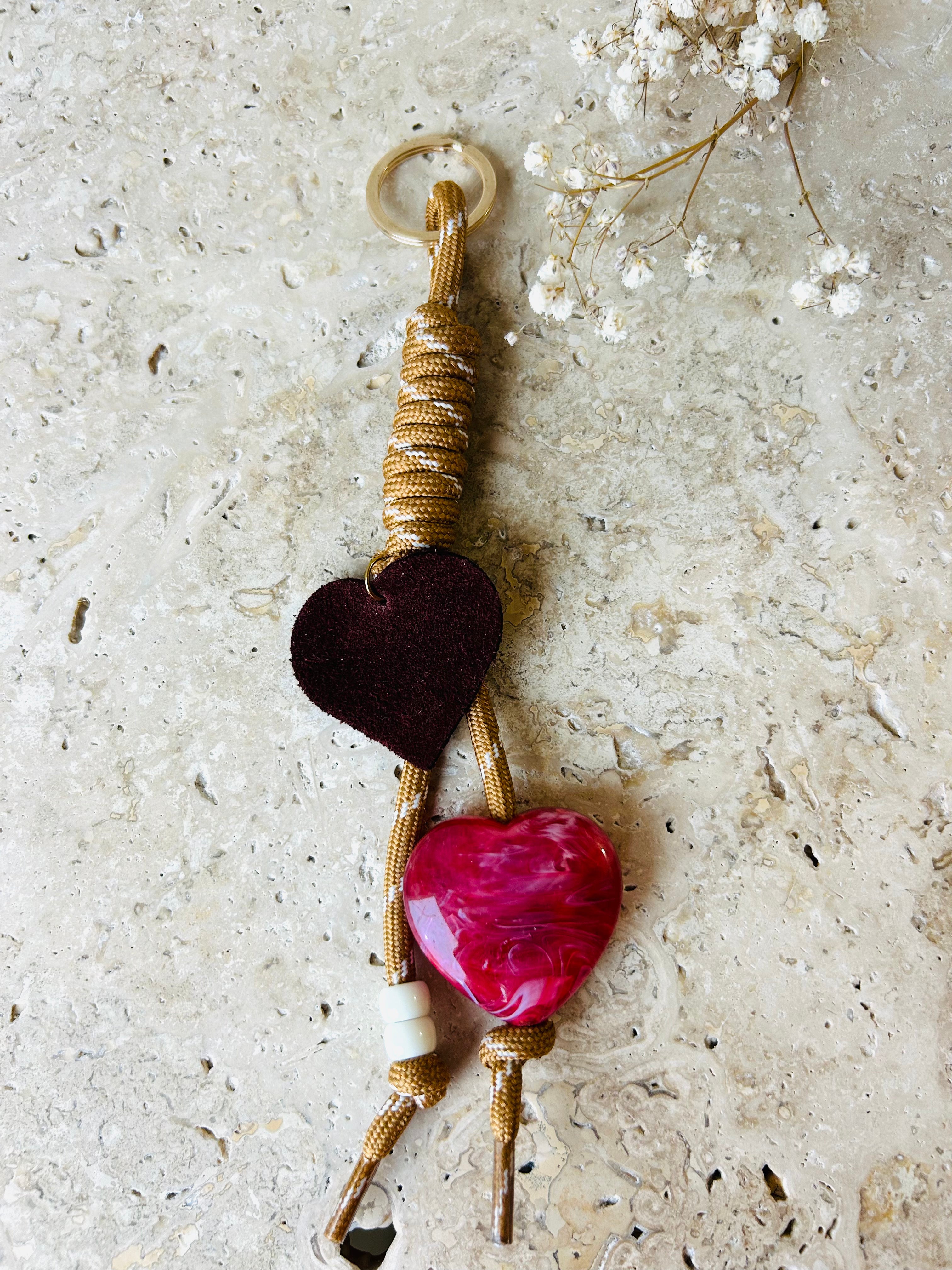 Bijou de sac cœur en corde, cuir et résine | Accessoire fantaisie