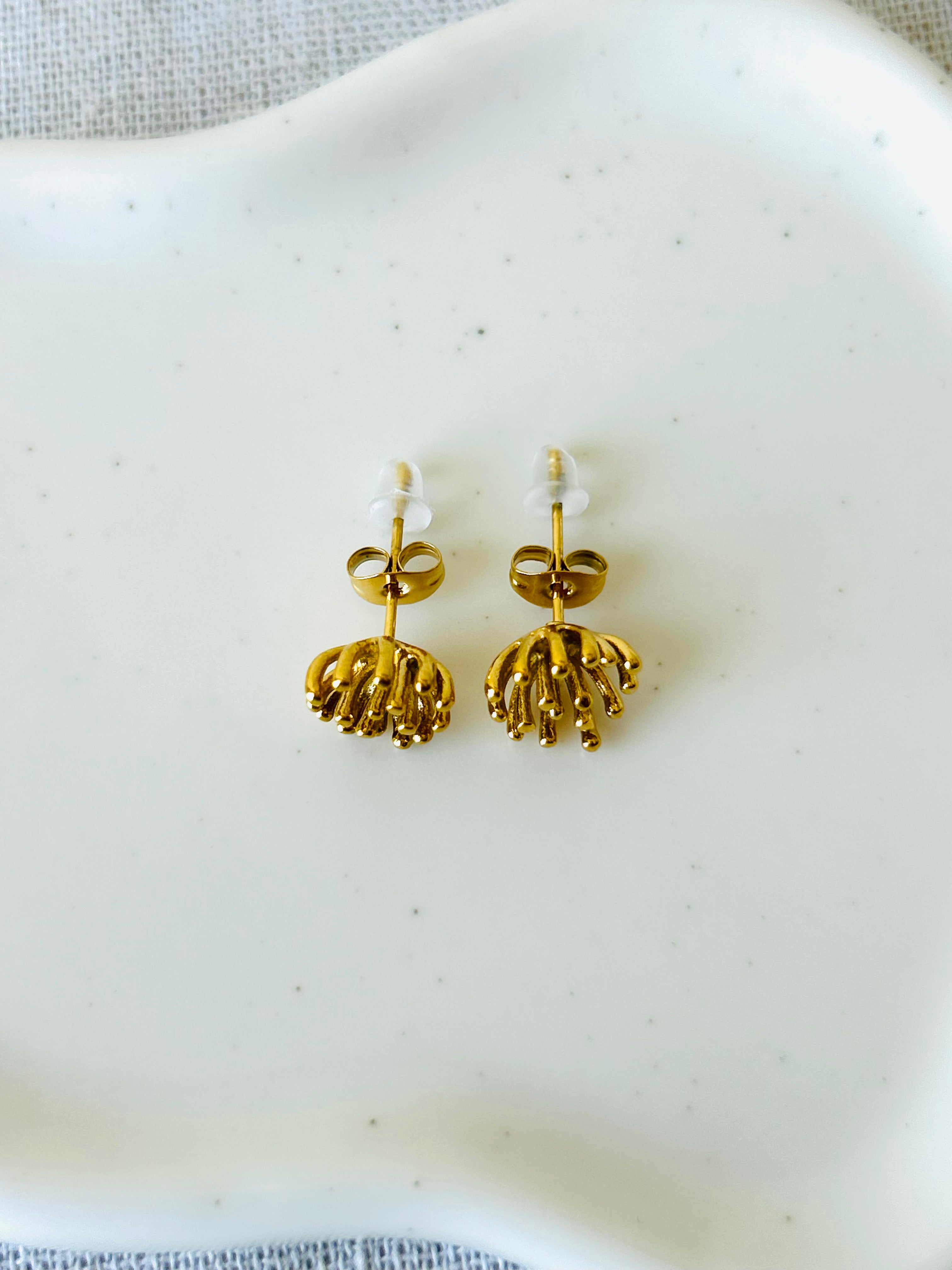 Boucles d'oreilles | CLOU Pistil doré