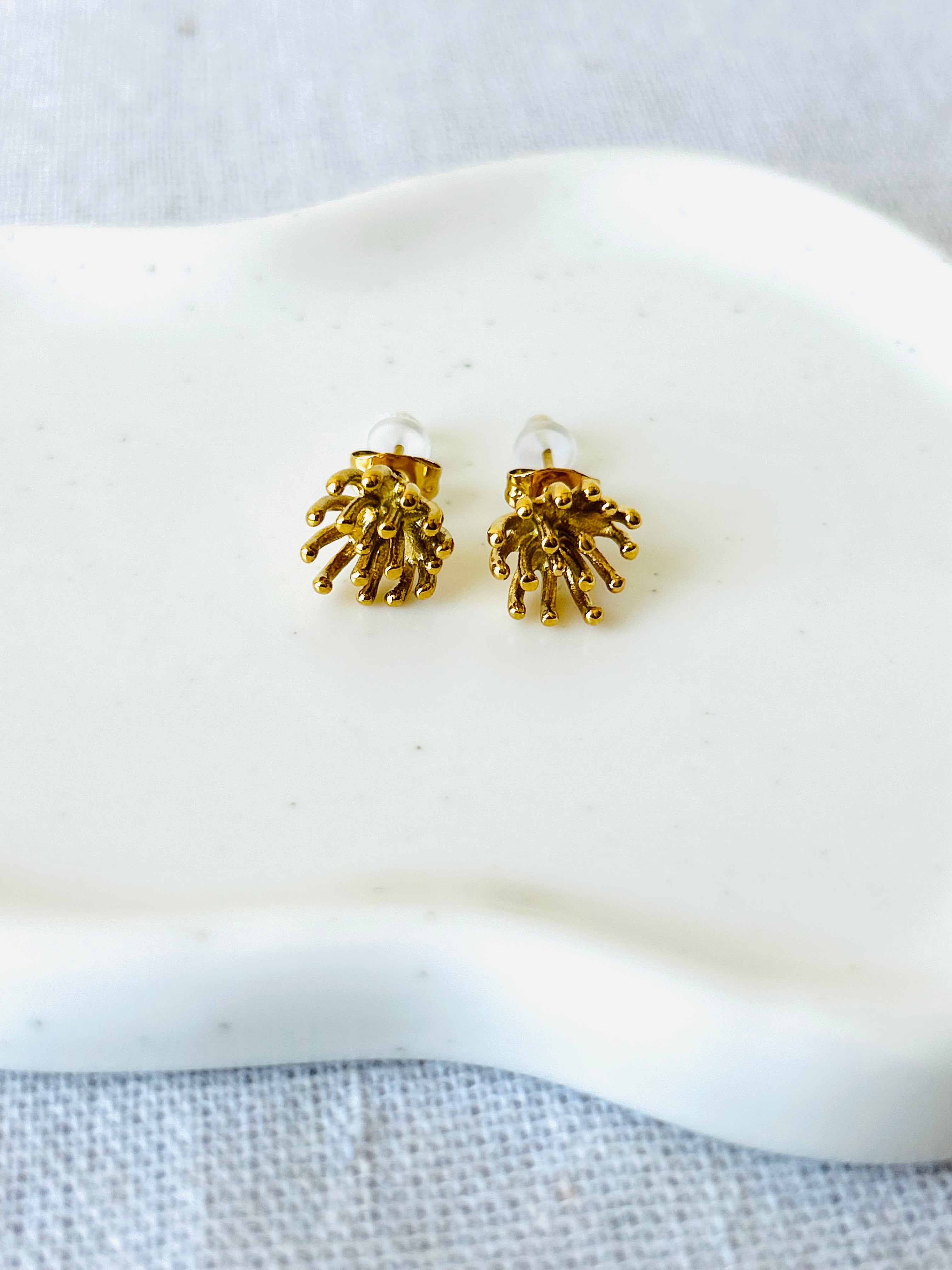 Boucles d'oreilles | CLOU Pistil doré